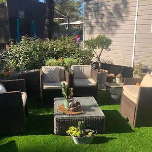 https://mobilhome-6-personnes-camping-oasis-village-5-etoiles.fr-provencehotel.com